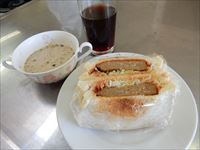 ハンバーグサンドウィッチが出来ました。